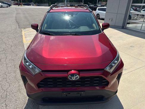 Used 2019 Toyota RAV4 LE w/ Carpet Mat Package AWD/4WD image 12
