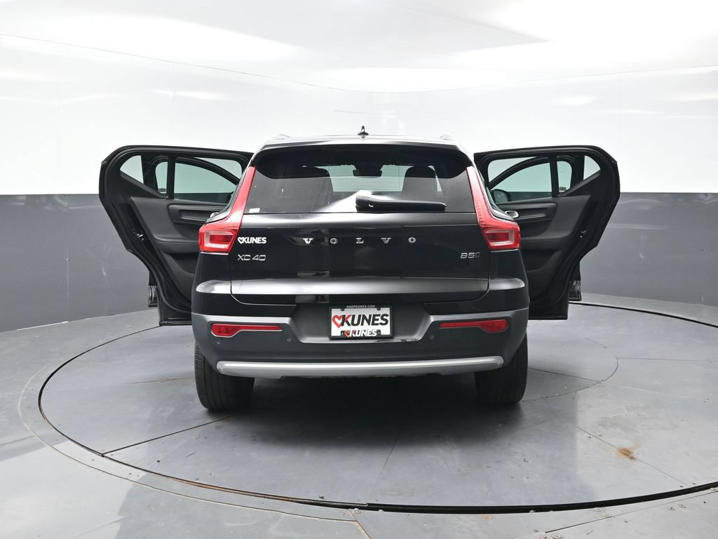 Used 2025 Volvo XC40 B5 Core AWD/4WD image 58