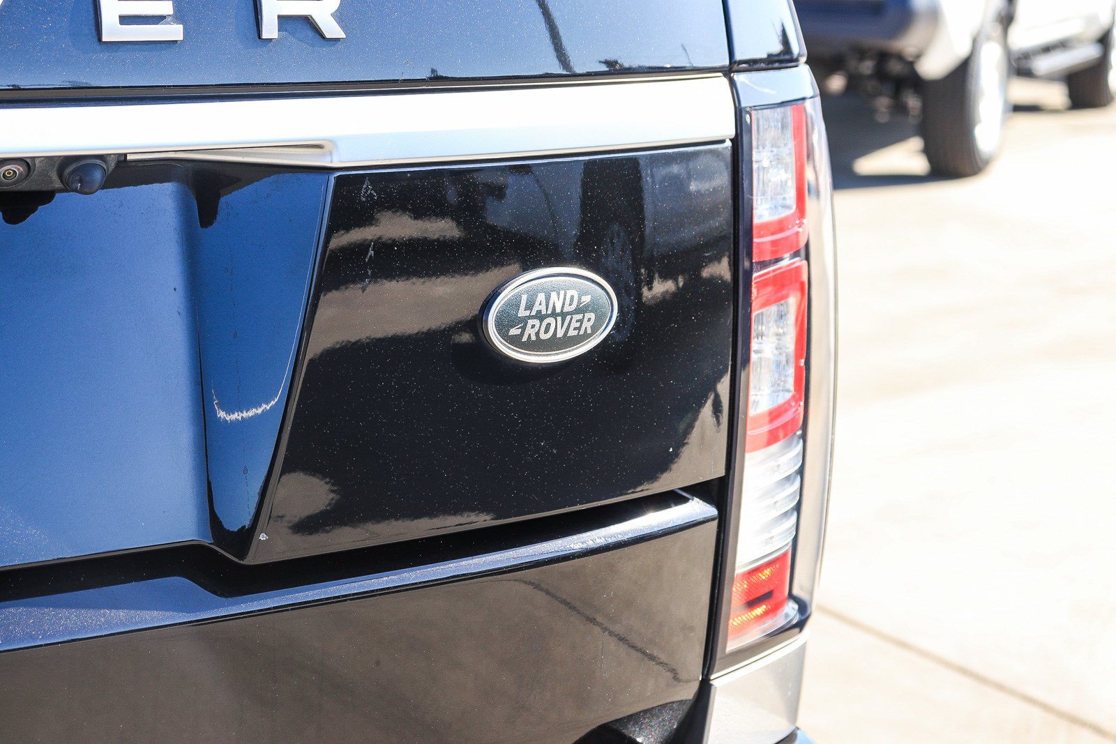 Used 2017 Land Rover Range Rover HSE AWD/4WD image 13