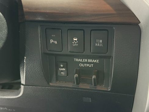Used 2018 Toyota Tundra Limited image 15