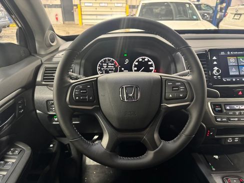 Used 2025 Honda Ridgeline RTL image 8