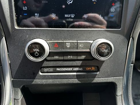 Used 2023 Ford Edge Titanium AWD/4WD image 24