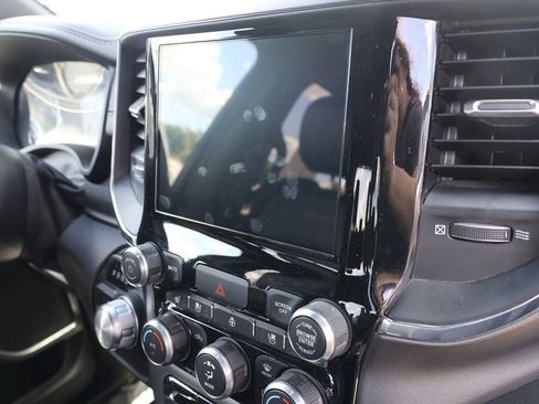 Used 2024 RAM 1500 Laramie AWD/4WD image 18