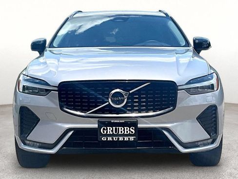 Certified 2023 Volvo XC60 B5 Plus w/ Climate Package AWD/4WD image 4