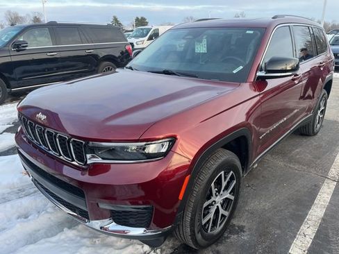 Used 2023 Jeep Grand Cherokee L Limited w/ Luxury Tech Group II image 3