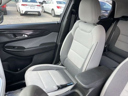 Used 2025 Chevrolet TrailBlazer LT FWD image 23