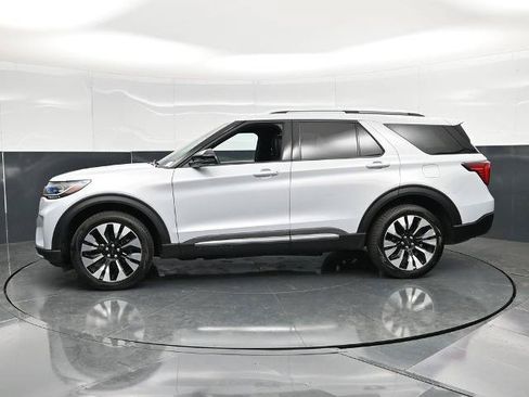 Certified 2025 Ford Explorer Platinum w/ LUX Leather Package AWD/4WD image 6