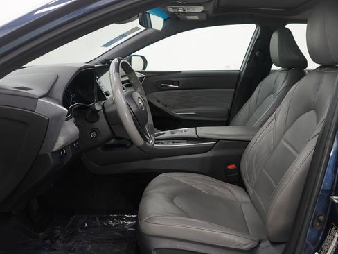 Used 2019 Toyota Avalon Limited image 14