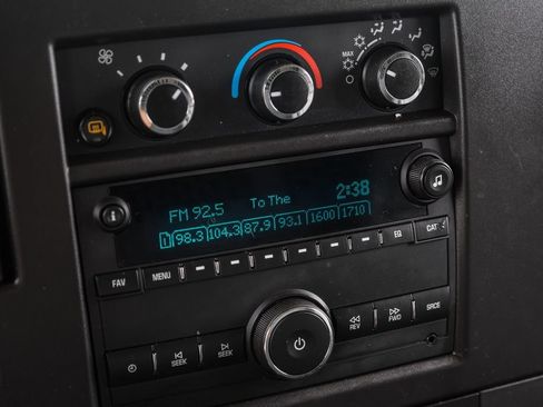 Used 2022 GMC Savana 2500 RWD image 17