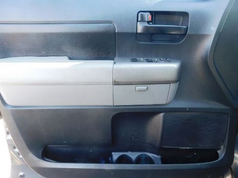 Used 2010 Toyota Tundra 4x4 Double Cab image 10