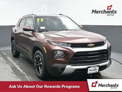 Used 2022 Chevrolet TrailBlazer LT w/ Driver Confidence Package AWD/4WD image 1