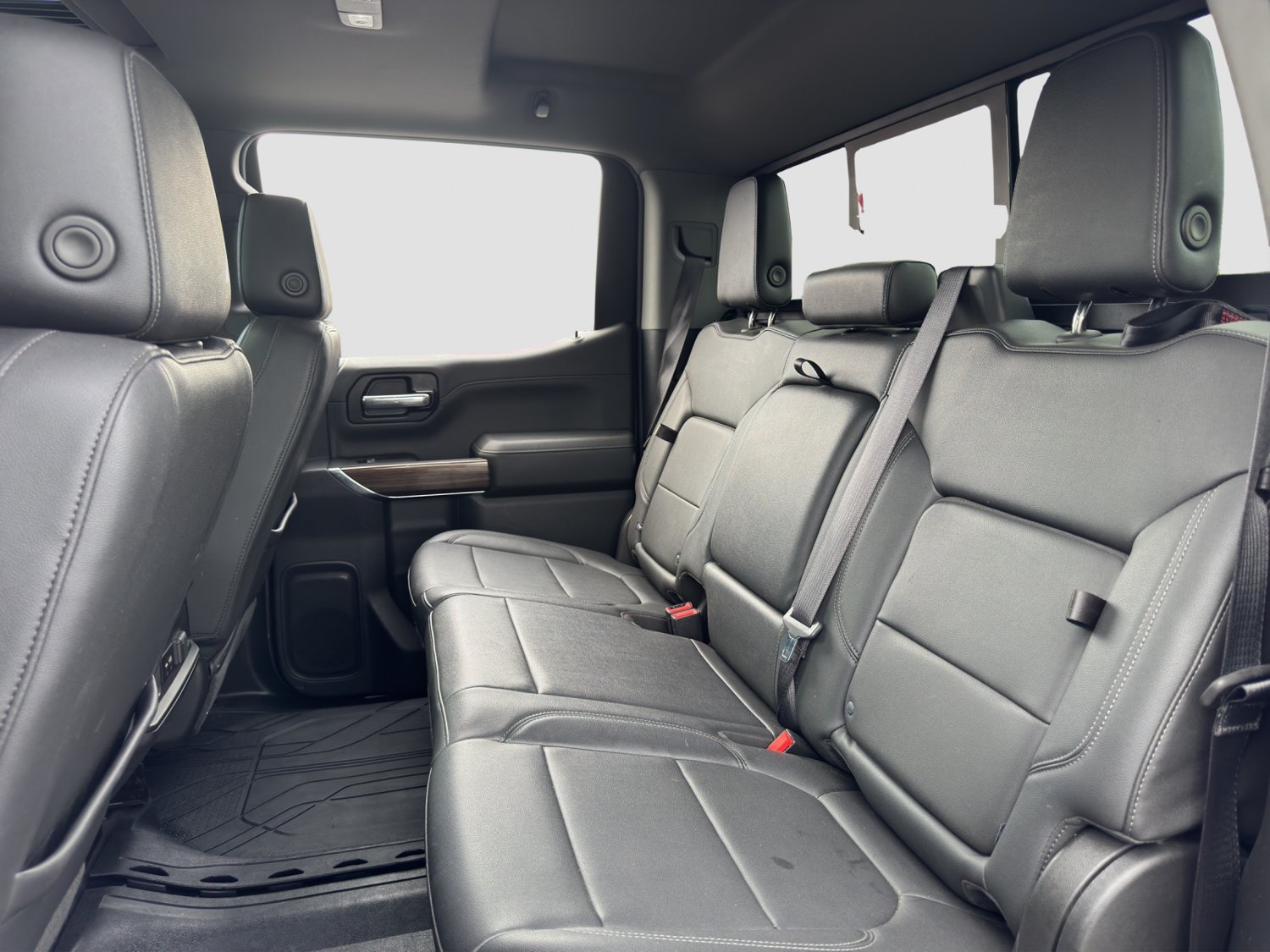 Used 2022 Chevrolet Silverado 1500 RST w/ Redline Edition AWD/4WD image 13
