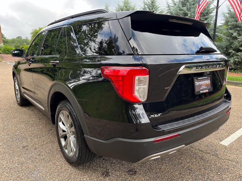 Used 2020 Ford Explorer XLT w/ Equipment Group 202A AWD/4WD image 31