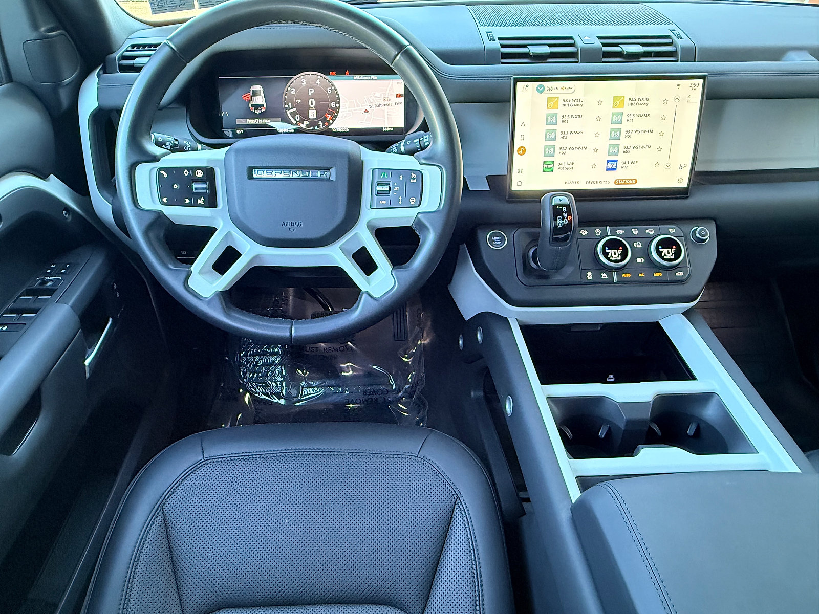 Used 2025 Land Rover Defender 110 S AWD/4WD image 12