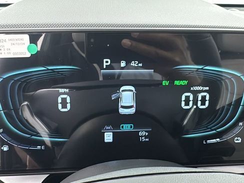 New 2025 Kia Niro EX image 20