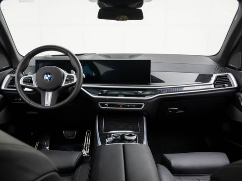 Certified 2025 BMW X5 xDrive40i w/ Executive Package image 9