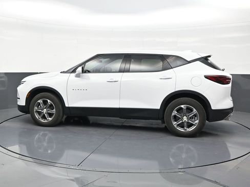 Used 2023 Chevrolet Blazer LT FWD image 2