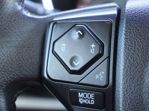 Used 2020 Toyota Sequoia Platinum AWD/4WD image 30