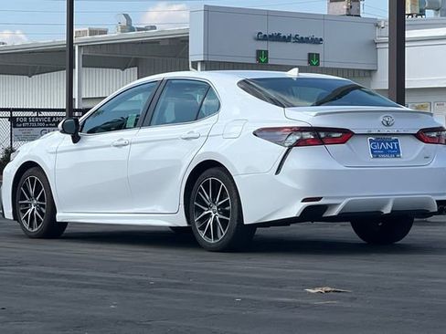 Used 2024 Toyota Camry SE image 6