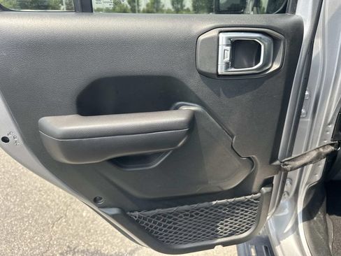 Used 2018 Jeep Wrangler Unlimited Rubicon AWD/4WD image 16