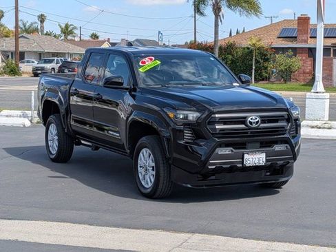 Used 2025 Toyota Tacoma SR5 AWD/4WD image 3
