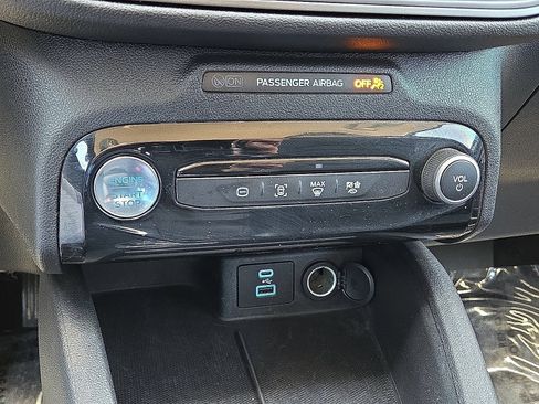 Used 2023 Ford Escape SE FWD image 29