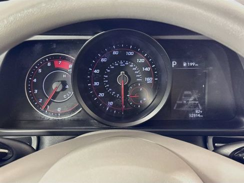 Used 2023 Hyundai Elantra SEL FWD image 14