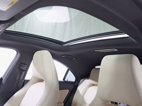 Used 2015 Mercedes-Benz CLA 250 CLA 250 image 25