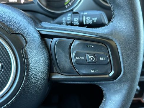 Used 2023 Jeep Wrangler Unlimited AWD/4WD image 24