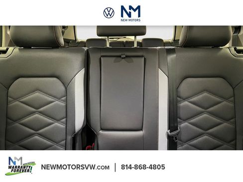 New 2026 Volkswagen Atlas Peak Edition image 13