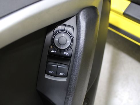 Used 2017 Chevrolet Camaro SS RWD image 33