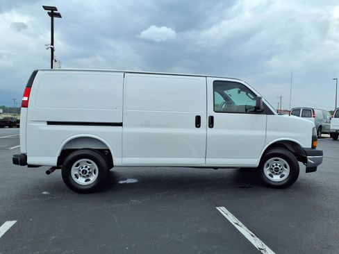 Used 2025 GMC Savana 3500 w/ Driver Convenience Package RWD image 26