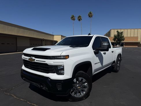 Used 2024 Chevrolet Silverado 2500 Custom w/ Custom Value Package RWD image 3