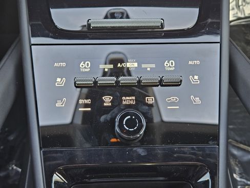 Certified 2024 Porsche Cayenne S image 19