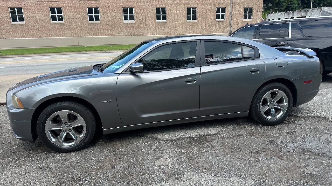 Used 2011 Dodge Charger R/T RWD image 2