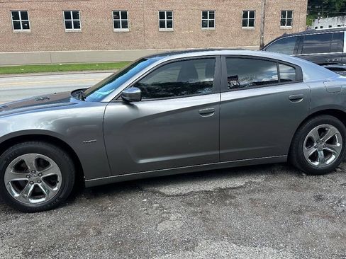 Used 2011 Dodge Charger R/T RWD image 2
