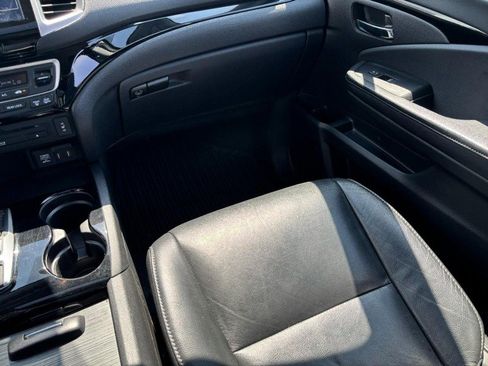 Used 2017 Honda Pilot Touring image 14
