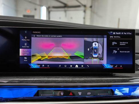 Used 2025 BMW 760i xDrive AWD/4WD image 19