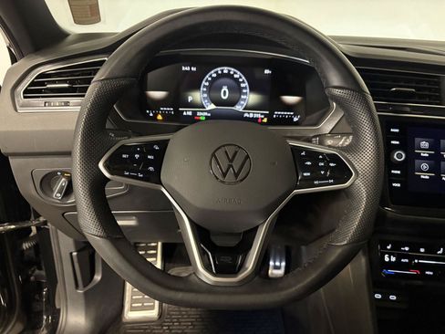Used 2024 Volkswagen Tiguan SE R-Line w/ MDO Package, Two-Row AWD/4WD image 17