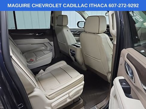 Used 2023 GMC Yukon XL Denali AWD/4WD image 18