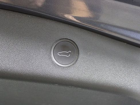 Used 2023 Tesla Model 3 Standard Range image 26