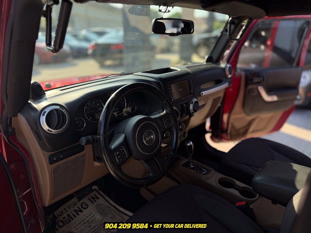 Used 2013 Jeep Wrangler Unlimited Rubicon w/ Connectivity Group AWD/4WD image 19