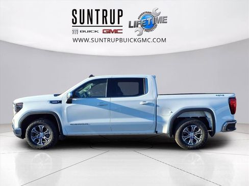 Used 2023 GMC Sierra 1500 SLE image 28