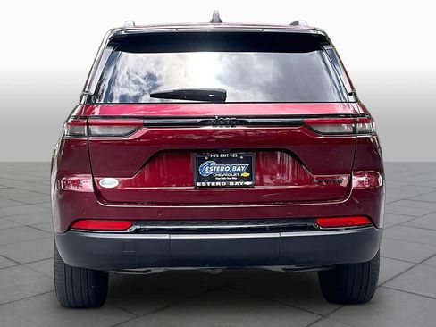 Used 2024 Jeep Grand Cherokee Limited w/ Black Appearance Package RWD image 5
