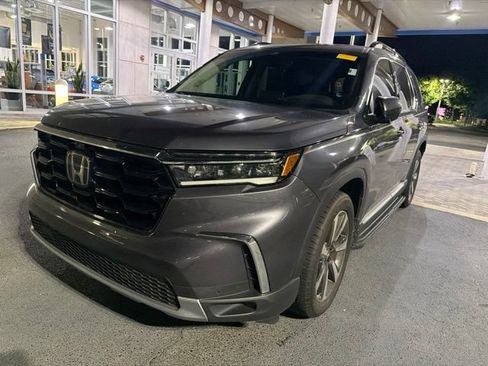 Used 2023 Honda Pilot Elite image 3