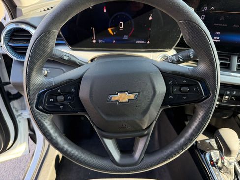 Used 2025 Chevrolet Trax LT image 25