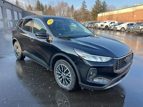 Used 2023 Ford Escape SE image 3