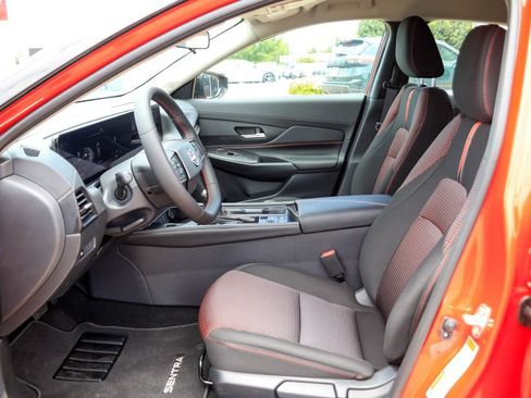 New 2026 Nissan Sentra SR FWD image 7