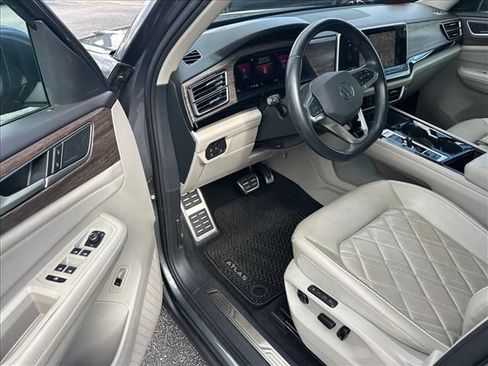 Used 2024 Volkswagen Atlas SEL Premium R-Line AWD/4WD image 13