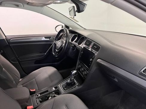 Used 2018 Volkswagen e-Golf SE FWD image 11
